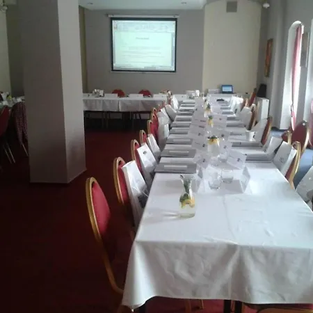 Hotel Cerny Orel 3*