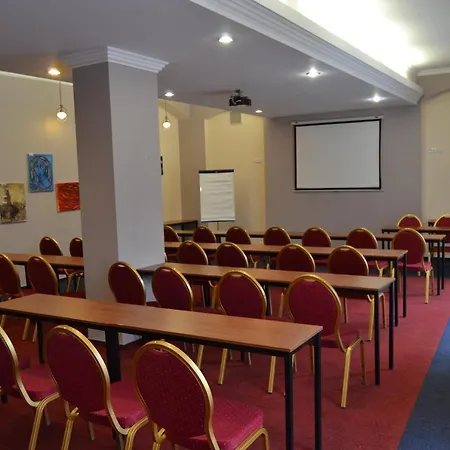 Cerny Orel Otel