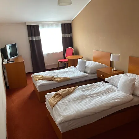 Hotel Cerny Orel 3*